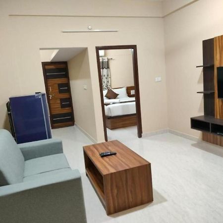 Отель Golden Chariot 1Bhk Flat Manyata Tech Park Бангалор Экстерьер фото