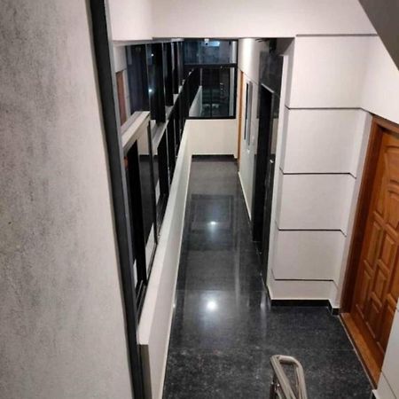 Отель Golden Chariot 1Bhk Flat Manyata Tech Park Бангалор Экстерьер фото