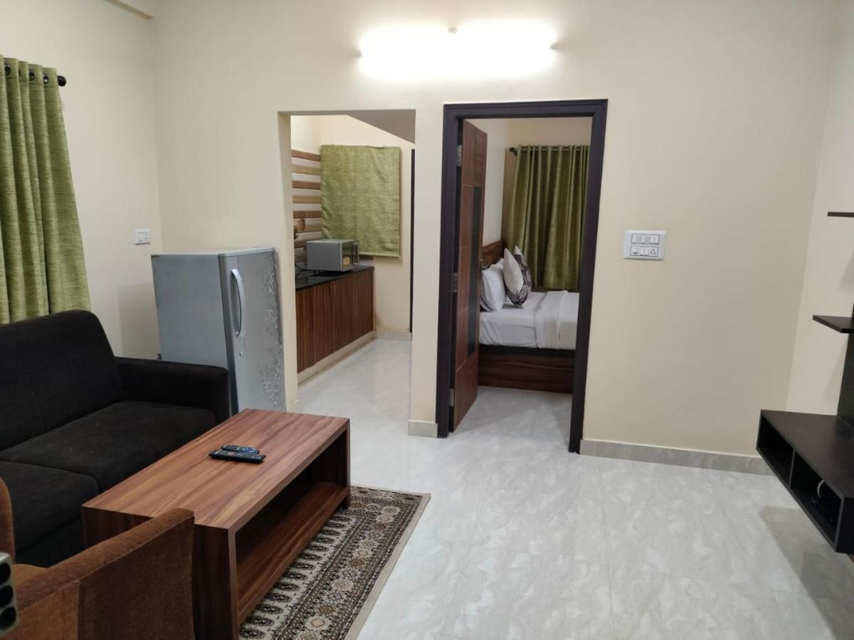Отель Golden Chariot 1Bhk Flat Manyata Tech Park Бангалор Экстерьер фото